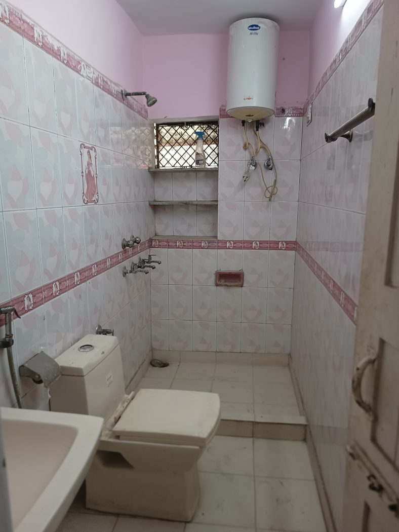 3 BHK DDA Flat for Sale in Block B, Dilshad Garden – Gated Society — photo 12