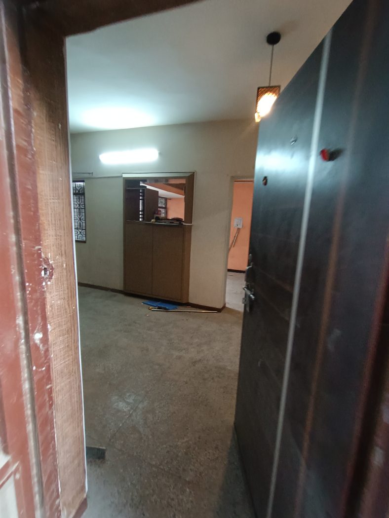 3 BHK DDA Flat for Sale in Block R, Dilshad Garden – First Floor — photo 2