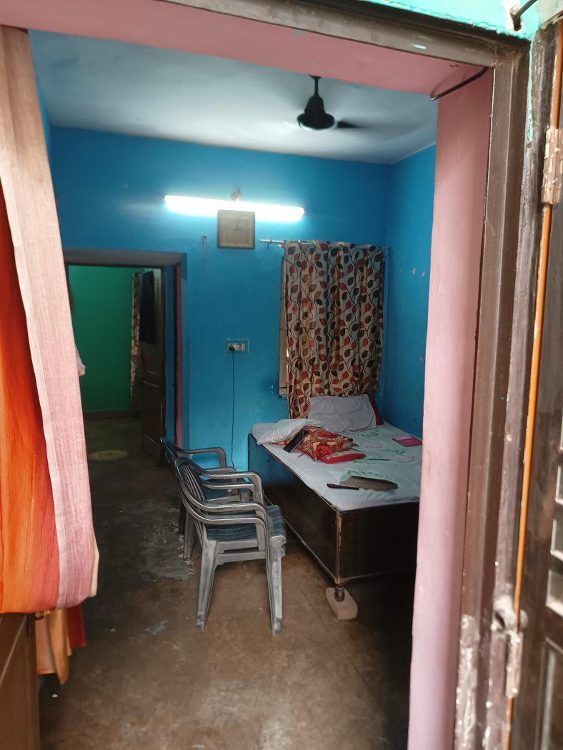 1Bhk DDA flat in dilshad garden pocket -E ready to move photo