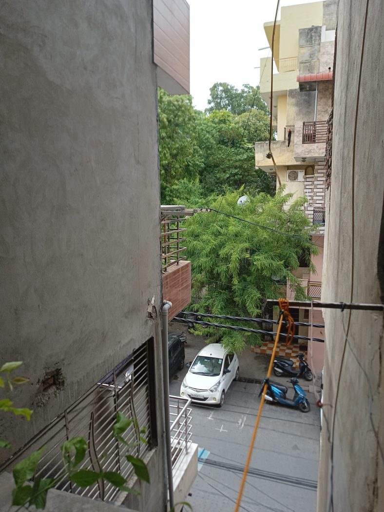 1Bhk DDA flat in dilshad garden pocket -E ready to move — photo 9