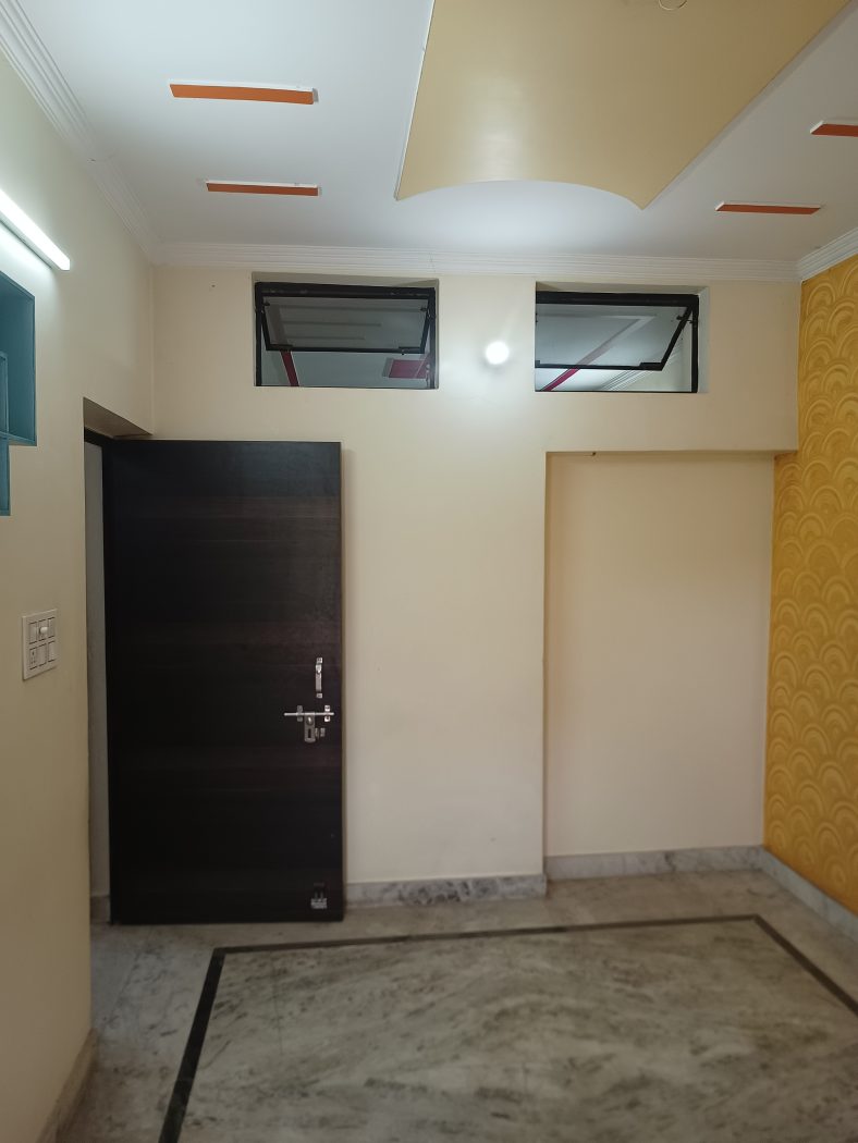 3BHK DDA flat in dilshad garden Block-C ready to move — photo 15