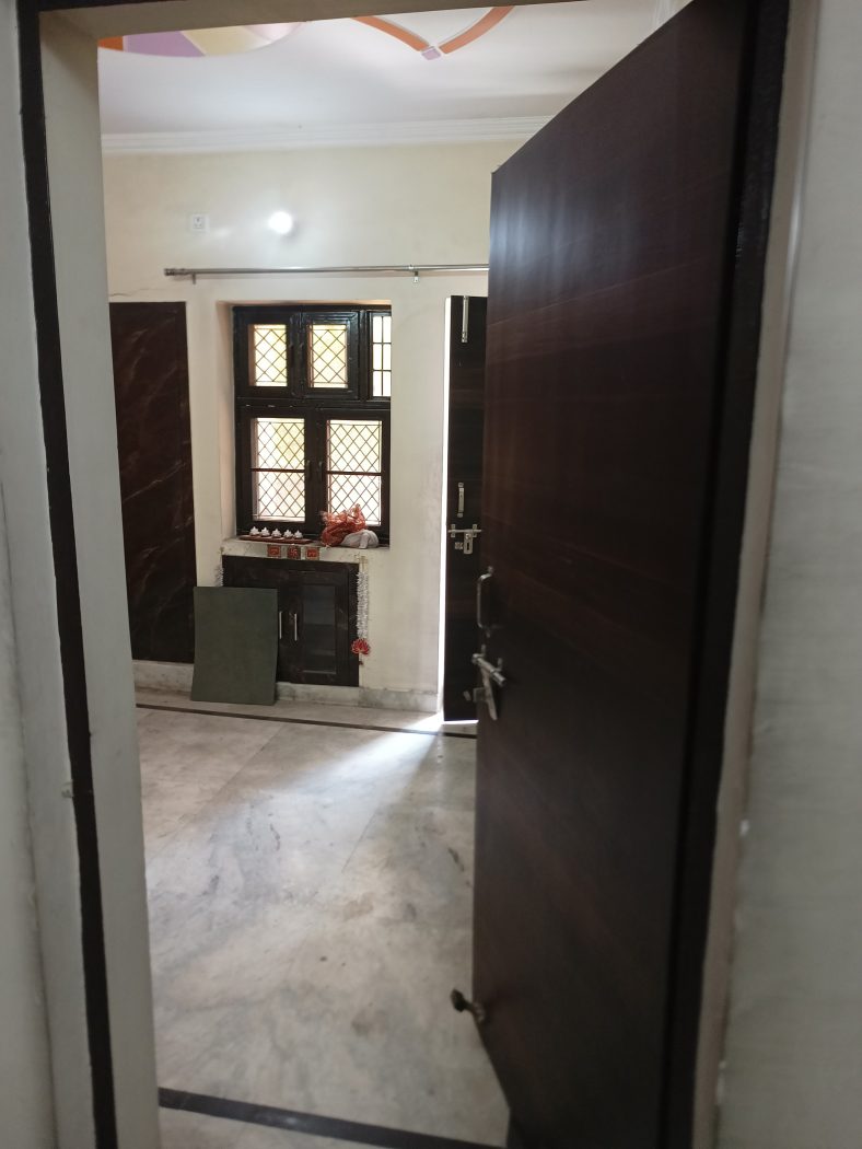 3BHK DDA flat in dilshad garden Block-C ready to move — photo 16
