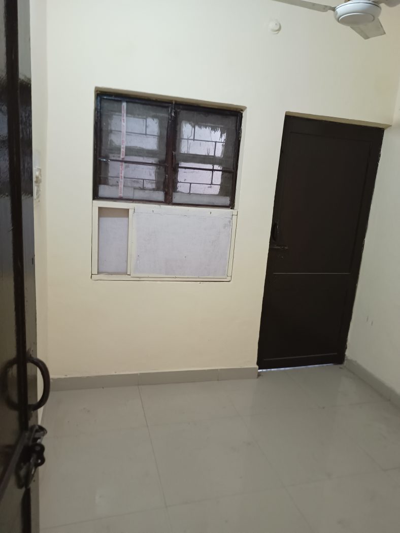 Pocket -D LIG dilshad garden flat for sale ready to move — photo 12