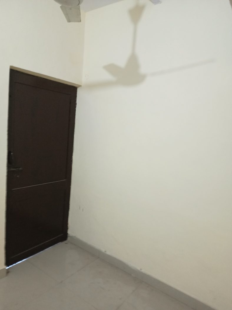 Pocket -D LIG dilshad garden flat for sale ready to move — photo 13
