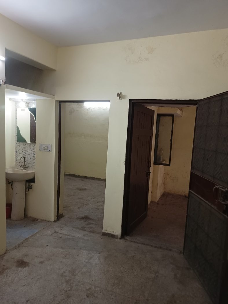 3 BHK DDA FLAT IN DILSHAD GARDEN POCKET -B GROUND FLOOR — photo 14