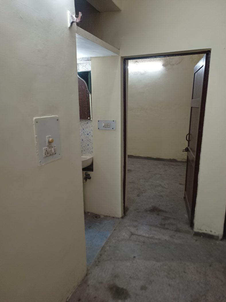 3 BHK DDA FLAT IN DILSHAD GARDEN POCKET -B GROUND FLOOR — photo 20