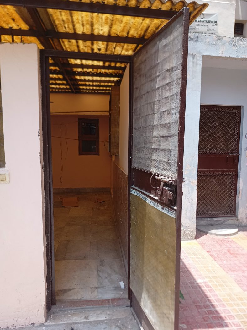 3 -BHK JANTA DDA FLAT IN SALE BLOCK -B DILSHAD GARDEN — photo 2
