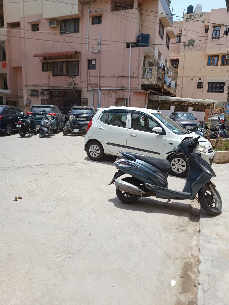 3 -BHK JANTA DDA FLAT IN SALE BLOCK -B DILSHAD GARDEN — photo 3