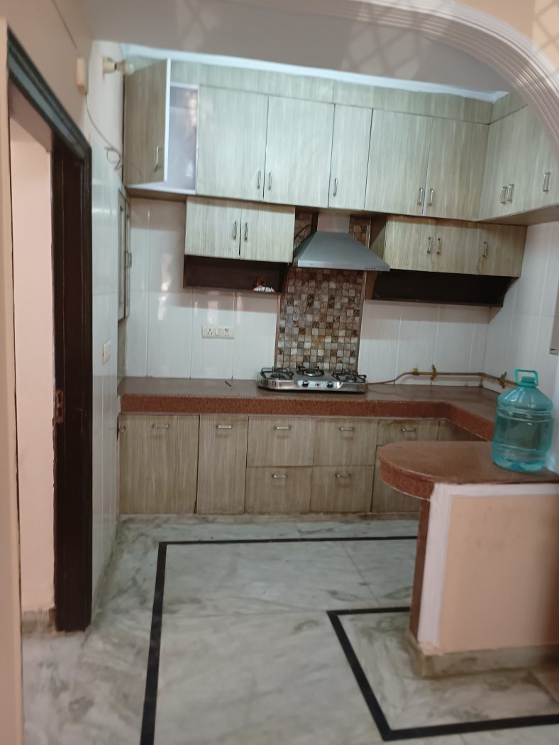 3 -BHK JANTA DDA FLAT IN SALE BLOCK -B DILSHAD GARDEN — photo 6