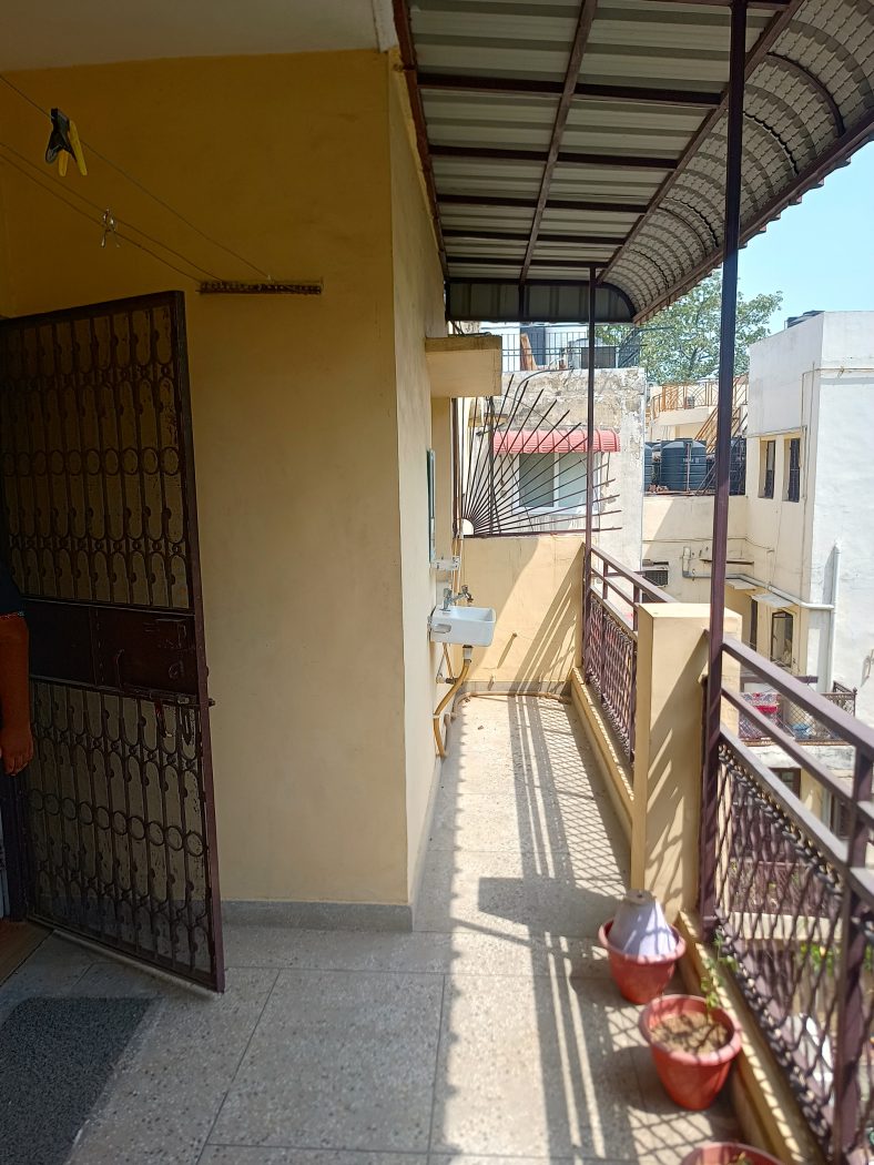 3BHK DDA FLAT FOR RENT FULLY FURNISHED DILSHAD GARDEN — photo 13