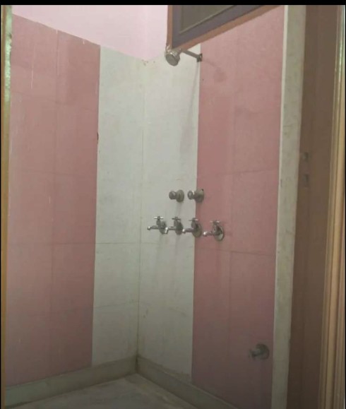 2BHK Fully Furnished Builder Floor for Rent in Pocket LIC, Dilshad Garden — photo 5