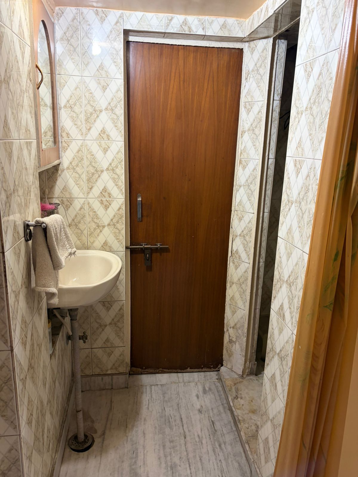 4BHK DDA Flat for Sale in Pocket A, Dilshad Garden — Park Facing — photo 13
