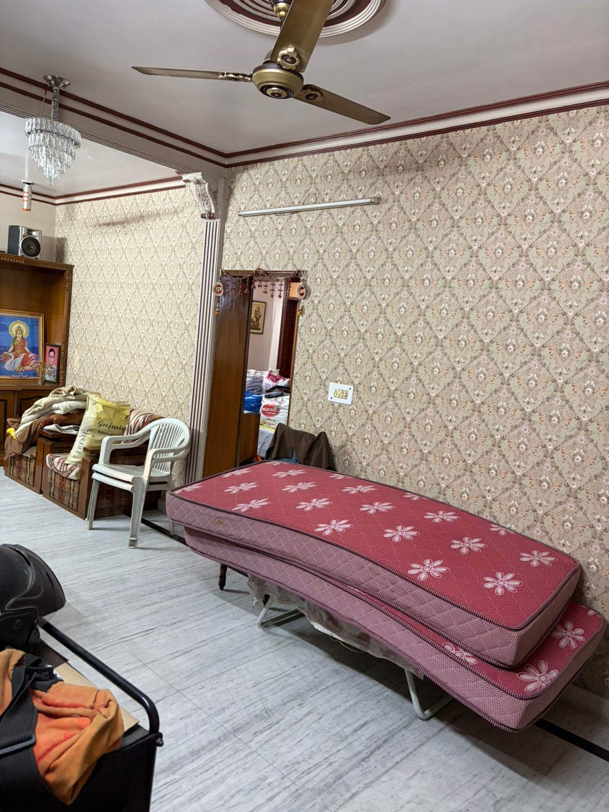 4BHK DDA Flat for Sale in Pocket A, Dilshad Garden — Park Facing — photo 5